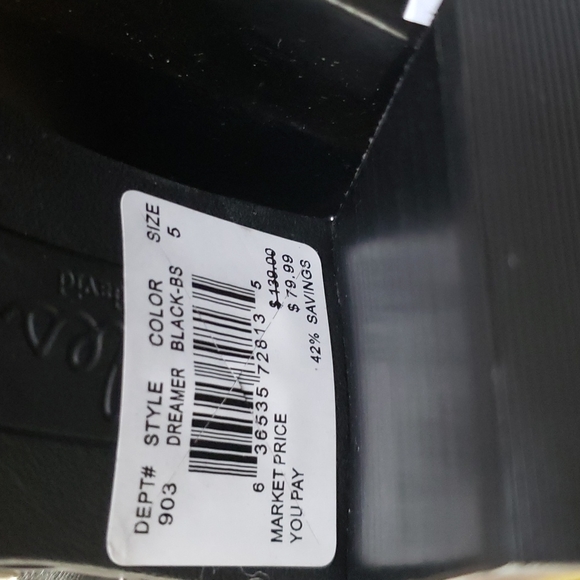 Charles David shoes - Picture 3 of 3